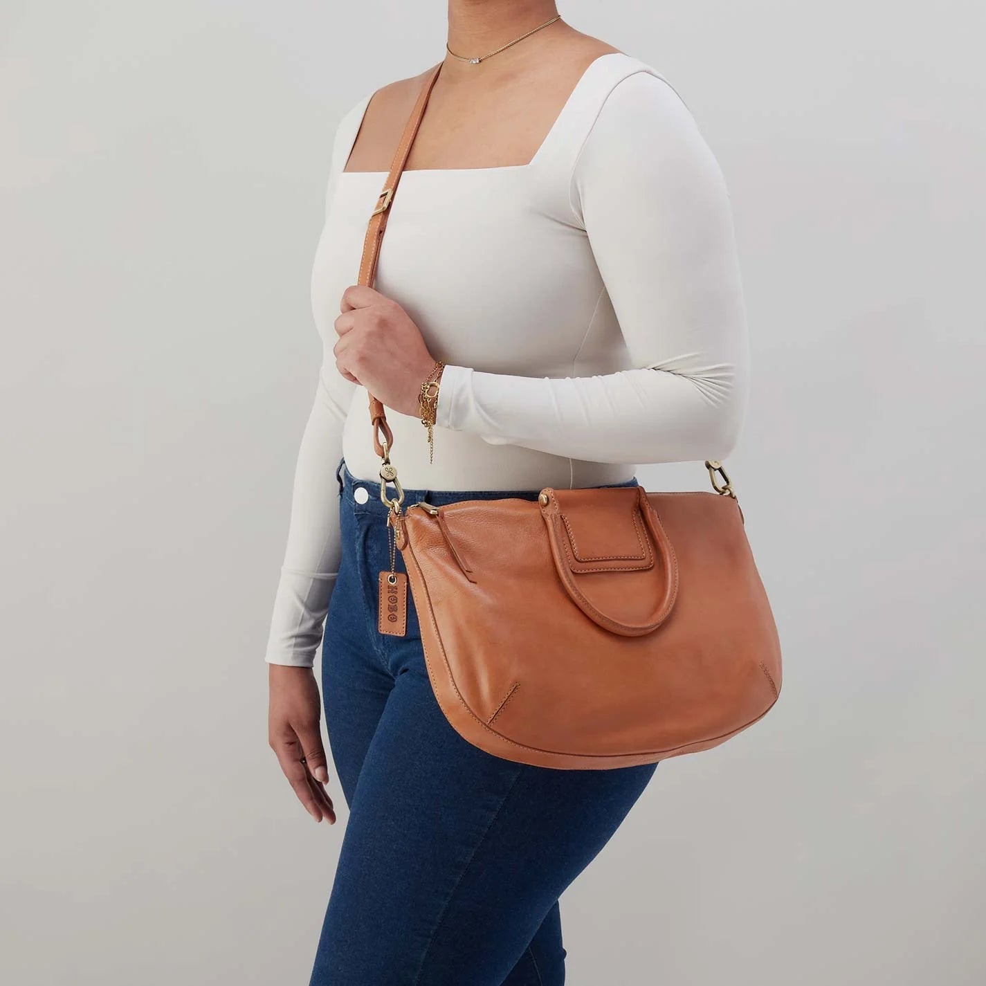 Hobo Sheila Large Crossbody