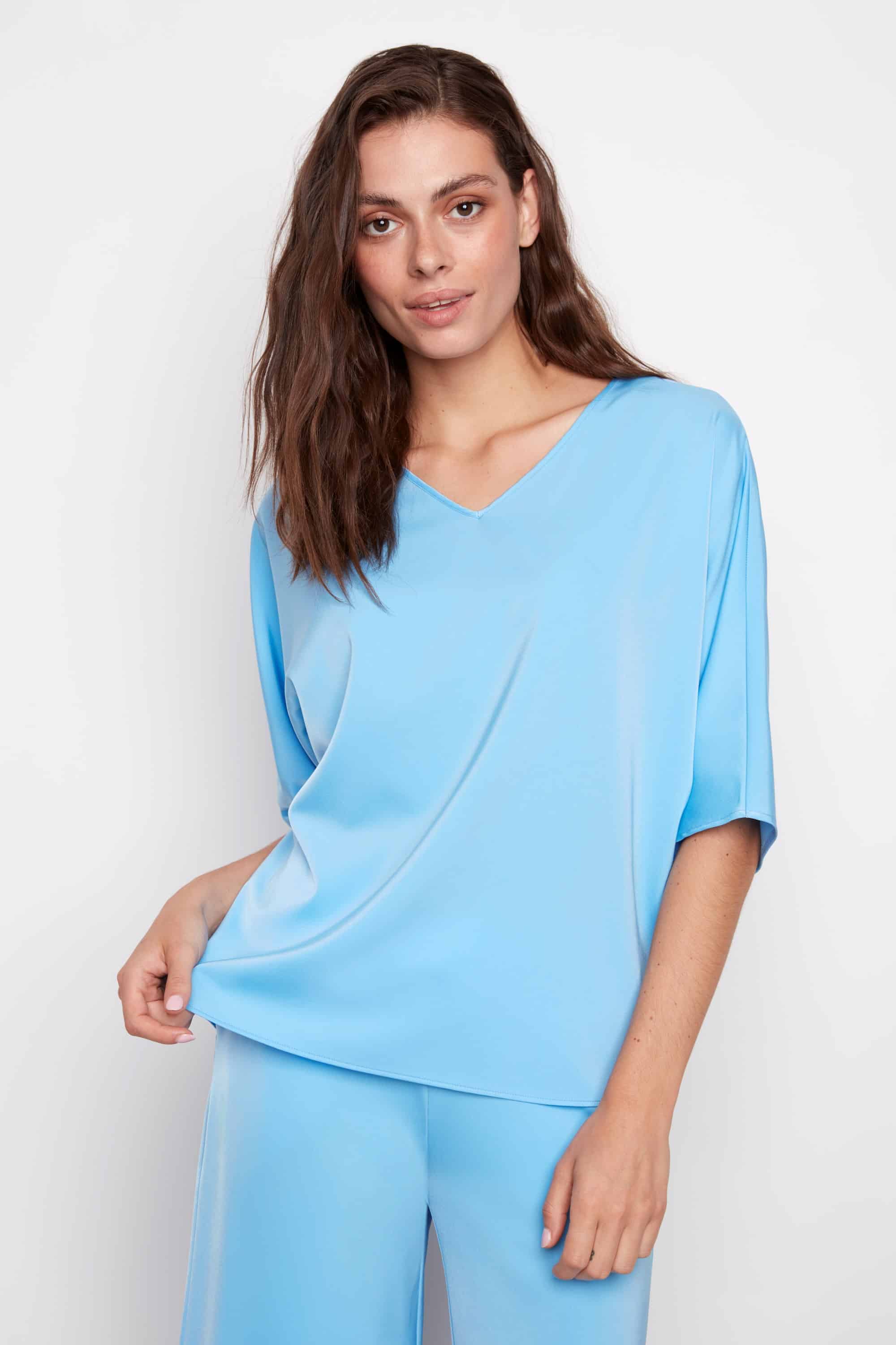 SATIN V-NECK SHORT SLEEVE TOP