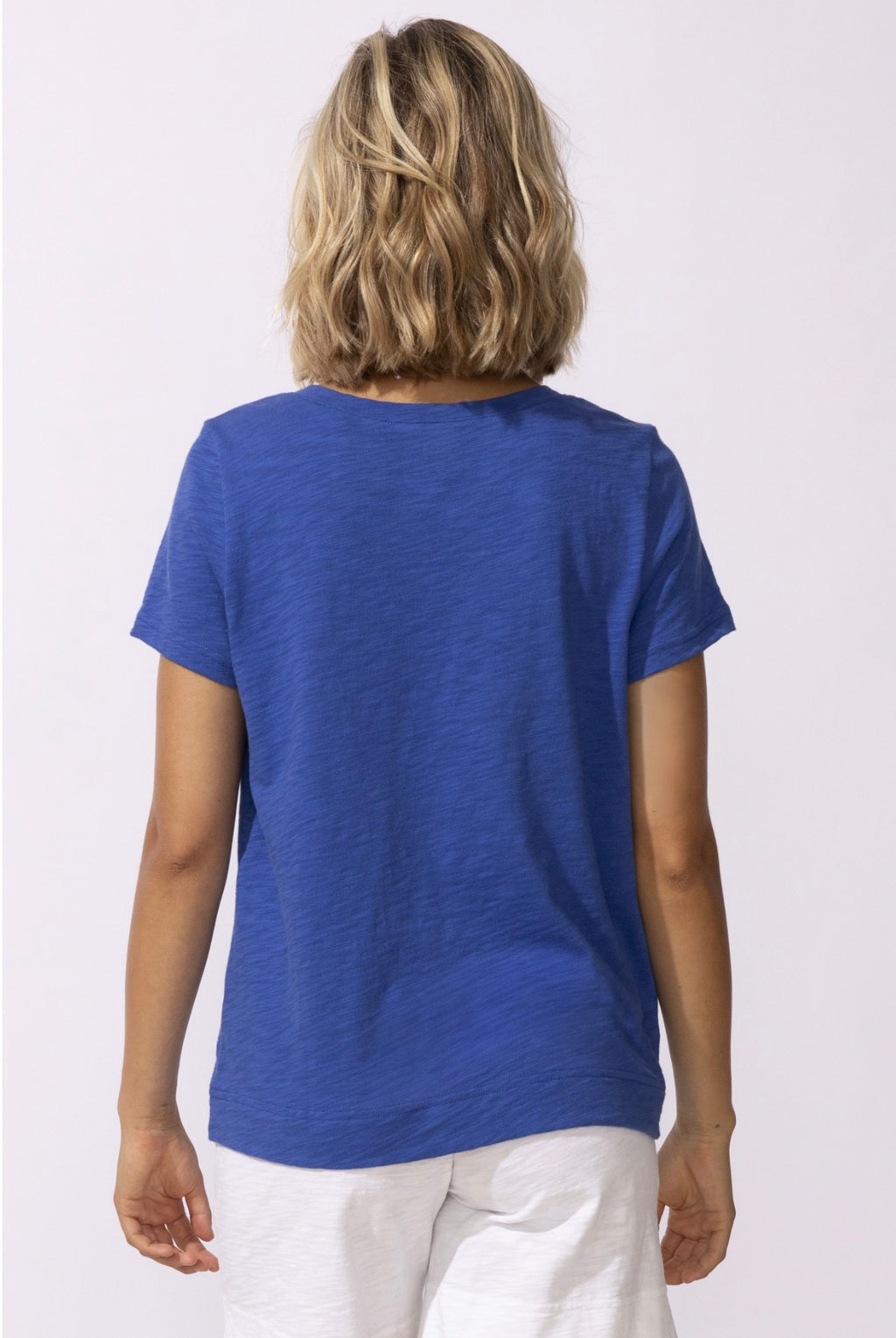 ESCAPE cotton v neck tee - Resort