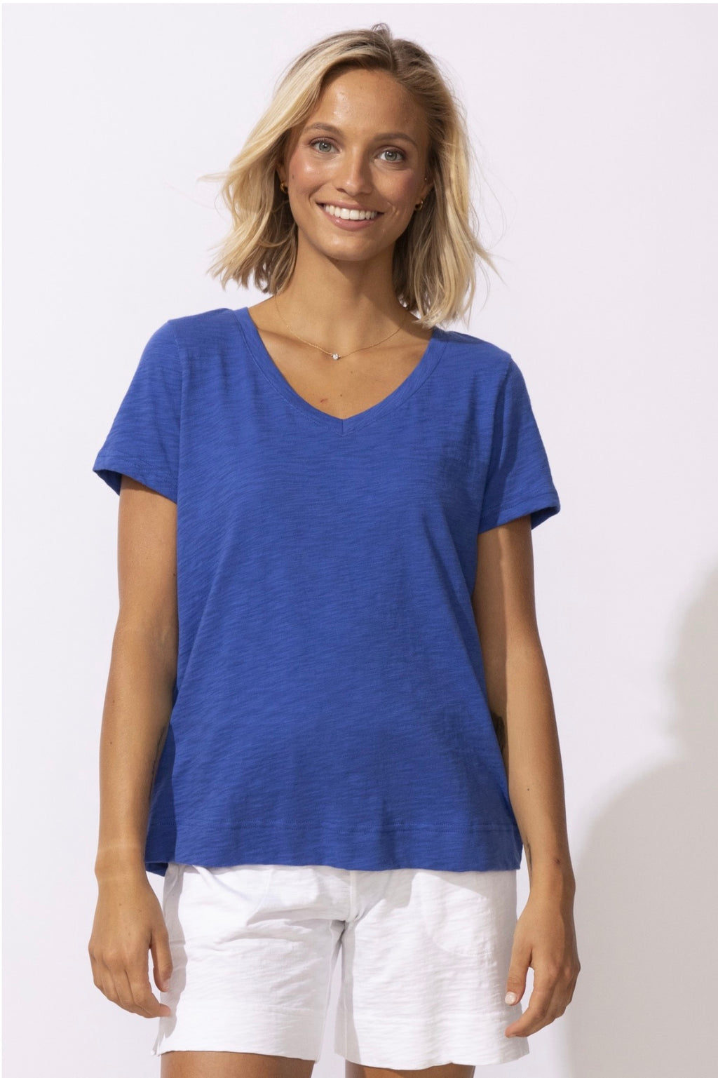 ESCAPE cotton v neck tee - Resort