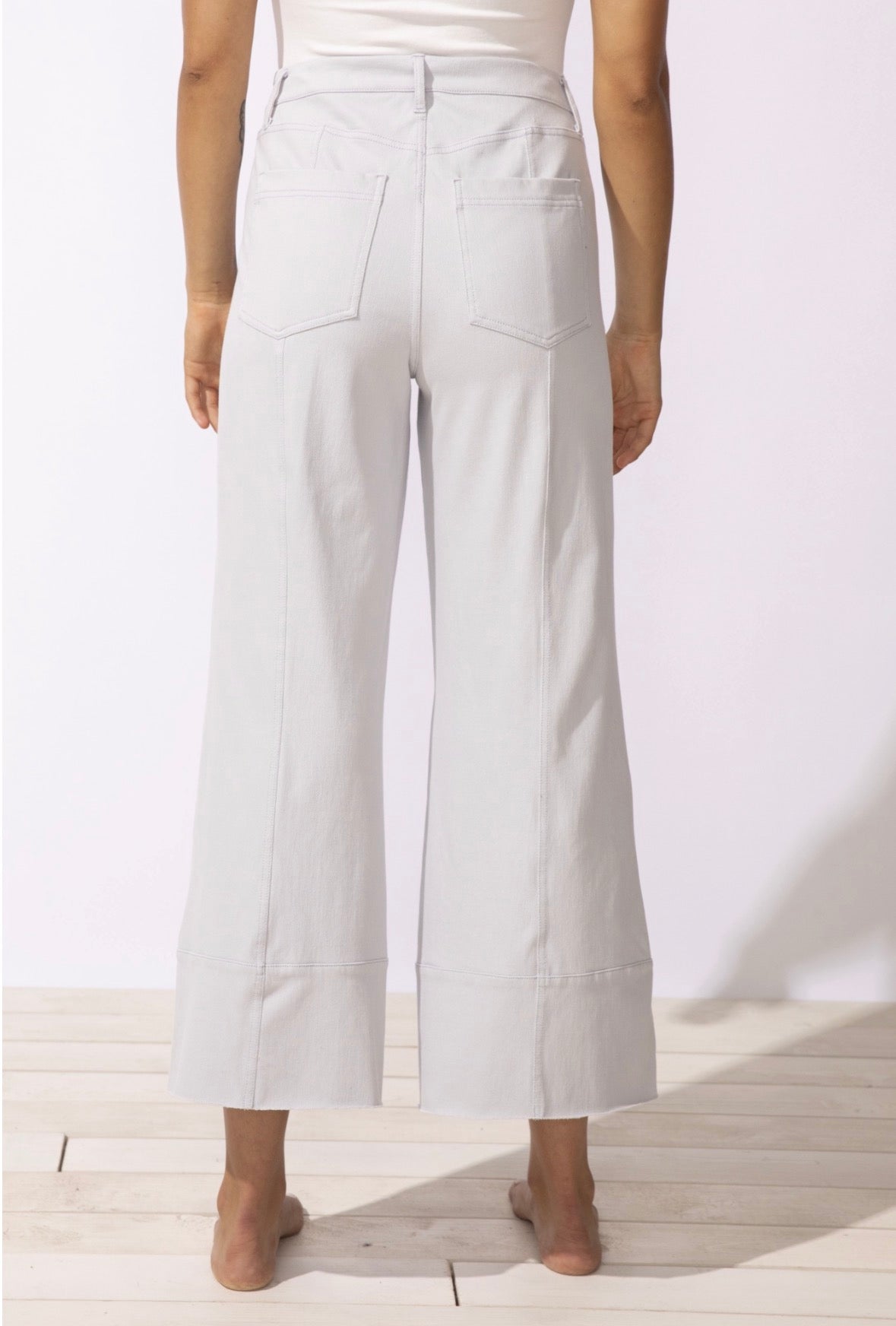 Comfort Knit Denim Crop Jean - White