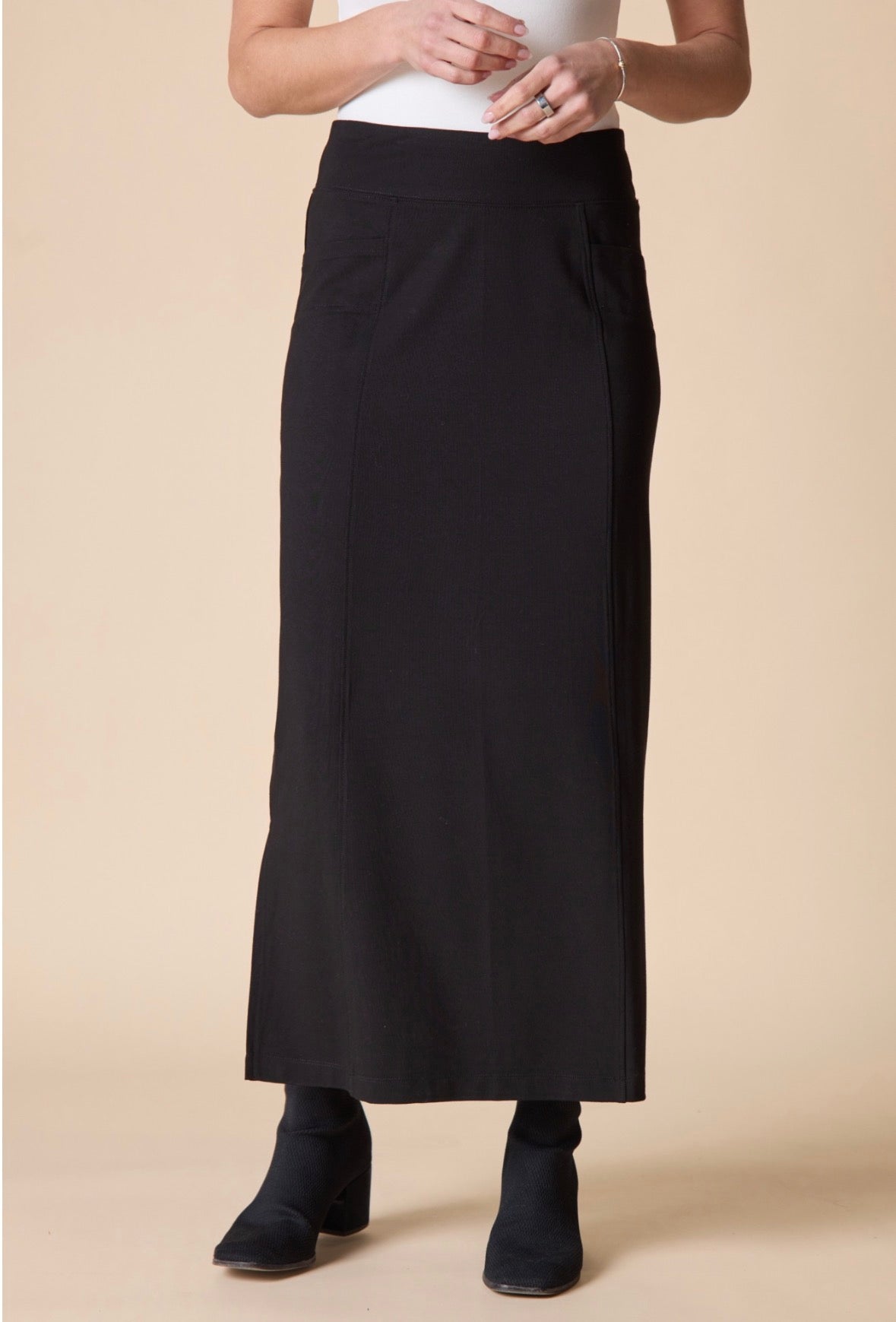 Core Travel Knit Skirt