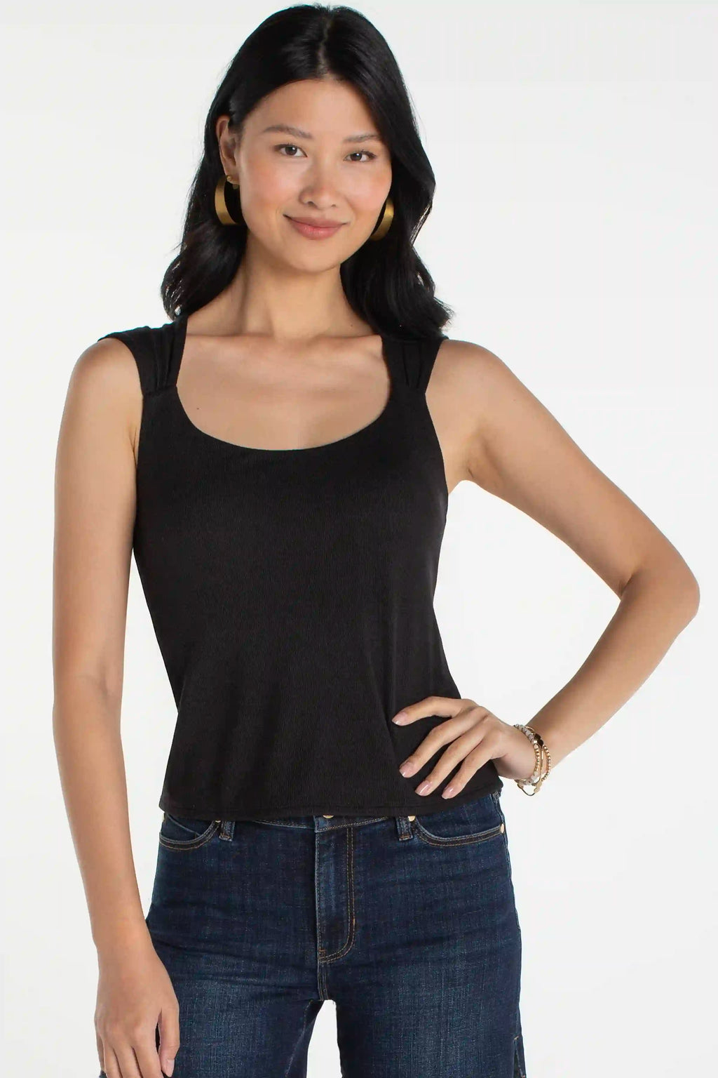 Sleeveless Built-in Bra Knit Top