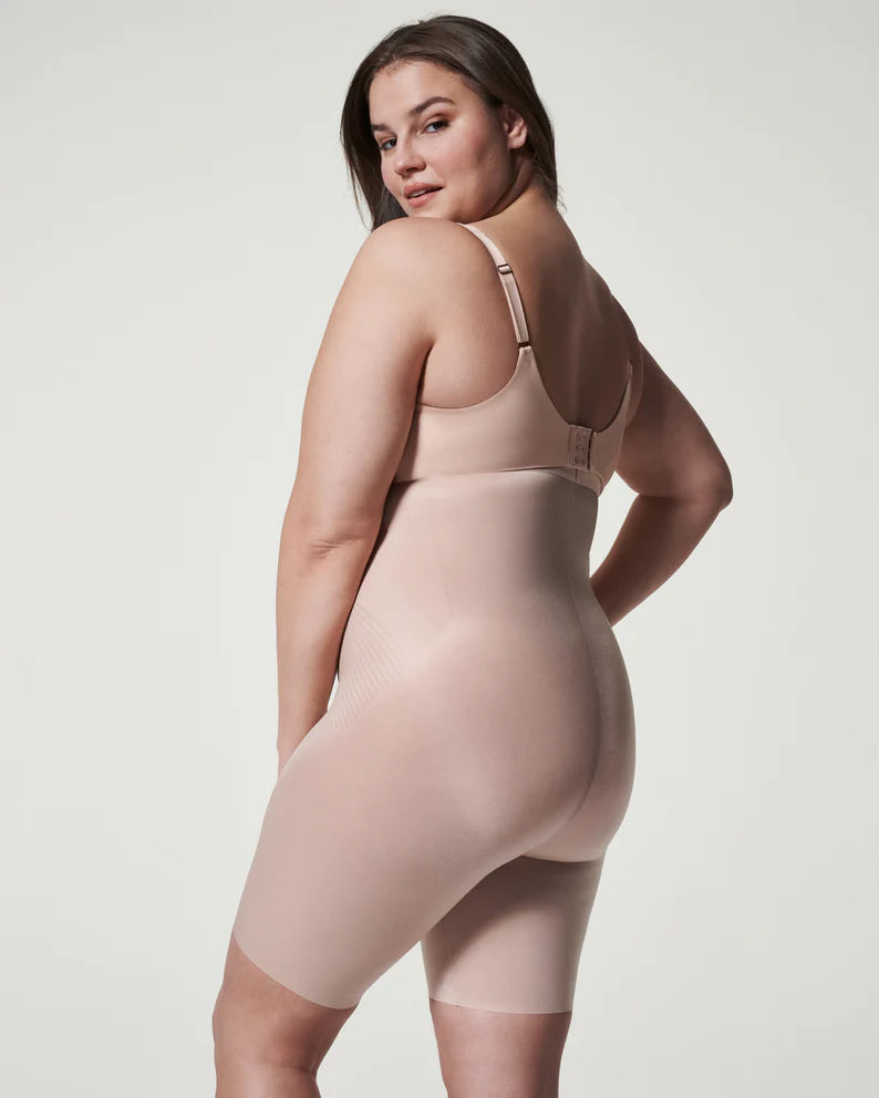 SPANX THINSTINCTS 2.0 HIGH-WAISTED MID-THIGH SHORT - Champagne Beige
